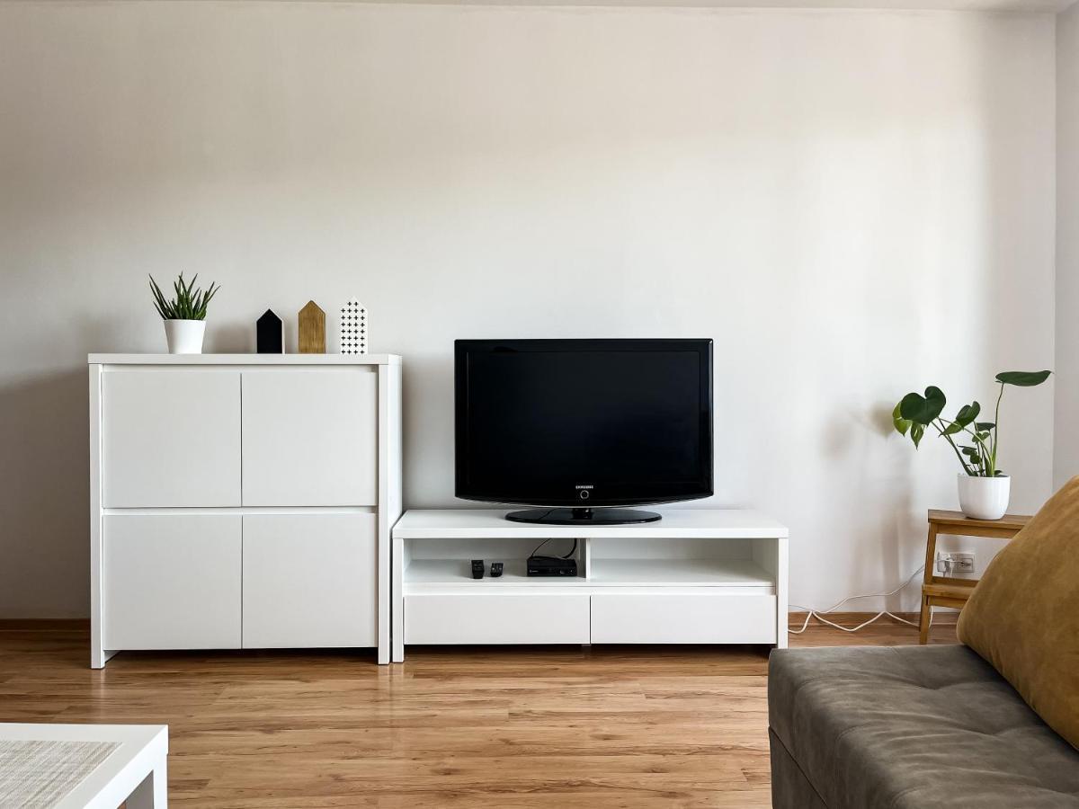 Uroczy Apartament Pod Skarpa Wadowice Extérieur photo