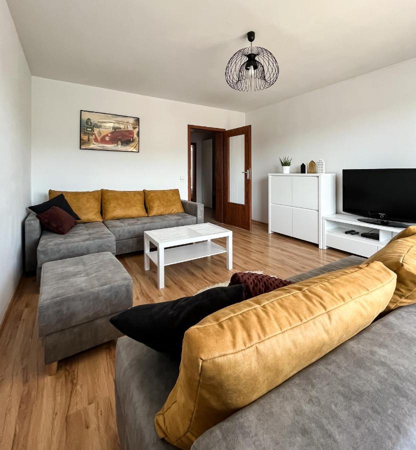Uroczy Apartament Pod Skarpa Wadowice Extérieur photo
